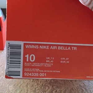 WMNS NIKE AIR BELLA TR